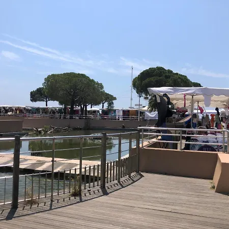 Daire Bord De Et Vue Sur Wifi Offert